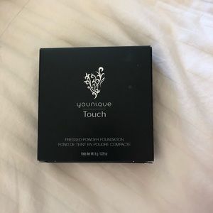 Younique pressed powder